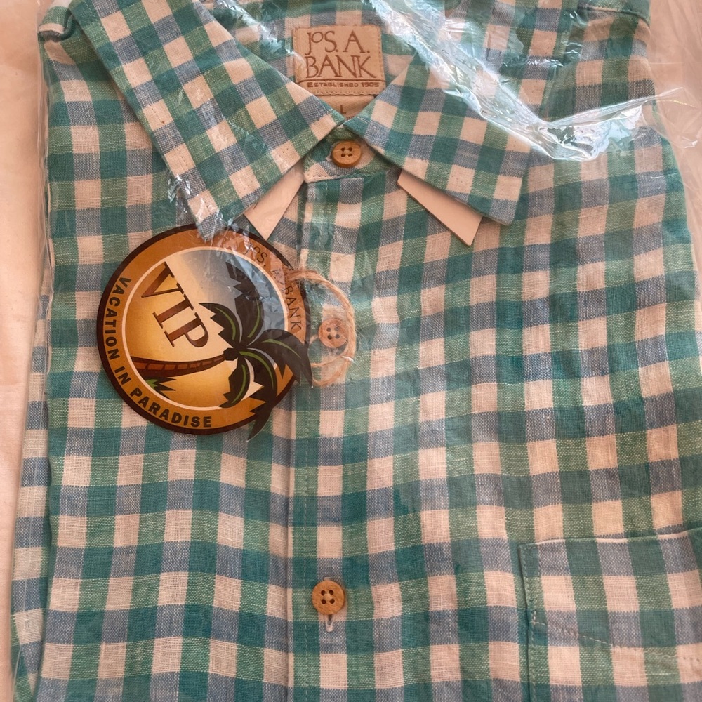 Jos a Banks short sleeved sport shirt in white, blue And  green. Size L